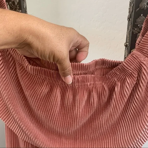 a.n.a. Pleated Pink Blouse - Picture 4 of 6